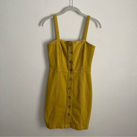 Aritzia wilfred free jumper worn on Josie on Riverdale size 4 button front - Picture 3 of 12